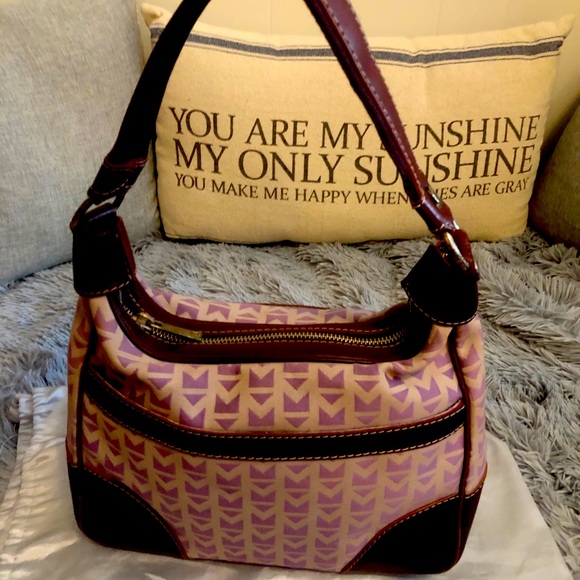 Michael Kors Lilac logo purse. - Picture 1 of 7